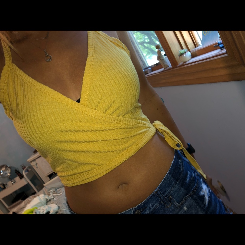Never Worn Forever 21 Tie Crop Top, Gold, Large